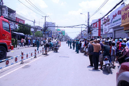 Vợ chồng chủ tiệm tạp hóa chết thảm trong biển lửa